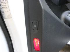 奥迪Q5 2015款 40 TFSI 舒适型 5座