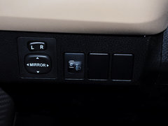 RAV4荣放 2015款 2.0L CVT 两驱都市版 5座