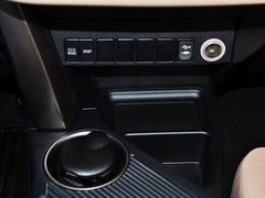 RAV4荣放 2015款 2.0L CVT 两驱都市版 5座