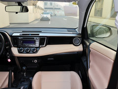 RAV4荣放 2015款 2.0L CVT 两驱都市版 5座