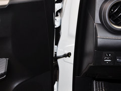 RAV4荣放 2015款 2.0L CVT 四驱风尚版 5座