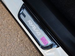 RAV4荣放 2015款 2.5L 自动 四驱尊贵版 5座
