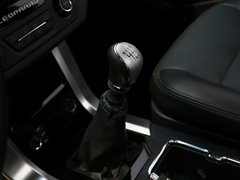 猎豹Q6 2015款 2.0T 手动 两驱版 7座