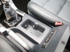 猎豹Q6 2015款 2.0T 手动 两驱版 7座