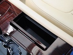 吉利EC8 2015款 2.0L 自动 尊贵型