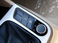 萨瓦纳 2015款 2.8T 四驱柴油豪华版 5座