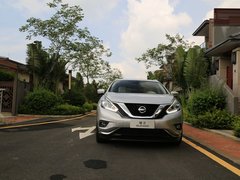 楼兰 2015款 2.5 XV四驱混动旗舰版