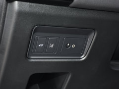 发现 2018款 5.0 V8 SVX 