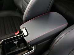 MG HS 2018款 30T 自动四驱Trophy荷尔蒙超燃版
