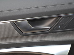 奥迪A6L 2019款 45 TFSI quattro 臻选动感型