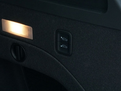 红旗HS7 2022款 2.0T DCT两驱智联旗悦版 五座