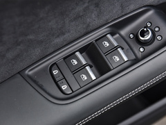 奥迪SQ7 2024款 4.0 TFSI 暗夜骑士版