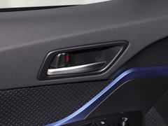 丰田C-HR 2021款 2.0L 舒适版