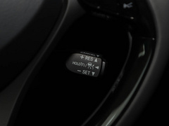丰田C-HR 2021款 双擎 2.0L E-CVT豪华版