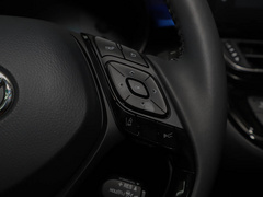 丰田C-HR 2021款 双擎 2.0L E-CVT豪华版