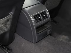 捷豹XFL 2021款 XFL 2.0T P250 四驱曜黑运动版