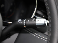 捷豹XFL 2021款 XFL 2.0T P250 四驱曜黑运动版