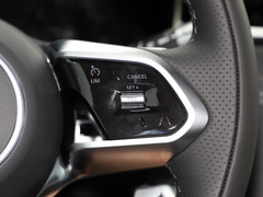 捷豹XFL 2021款 XFL 2.0T P250 四驱曜黑运动版