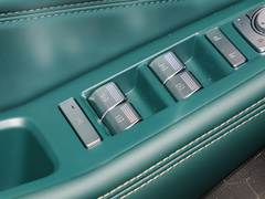 传祺GS8 2022款 领航系列 2.0TGDI 两驱豪华智联版6座 