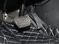 传祺GS8 2022款 领航系列 2.0TGDI 两驱豪华智联版6座 