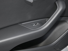 奥迪A4L 2022款 40 TFSI quattro RS套件燃速型