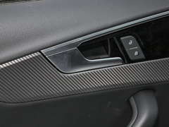 奥迪A4L 2022款 40 TFSI quattro RS套件燃速型