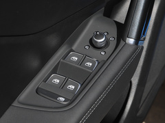 奥迪Q2L 2022款 35 TFSI 进取致雅型