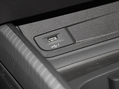 奥迪Q2L 2022款 35 TFSI 进取致雅型