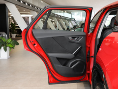 奥迪Q2L 2022款 35 TFSI 时尚致雅型