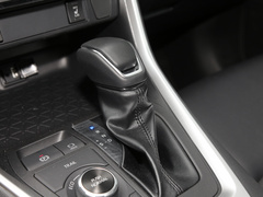 RAV4荣放 2022款 2.0L CVT两驱风尚Plus版