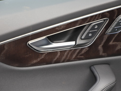 奥迪Q8 2023款 55 TFSI 豪华动感型