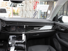 奥迪Q8 2023款 55 TFSI 豪华动感型