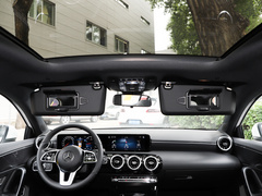 奔驰A级 2022款 改款二 A 200 L 运动轿车时尚型