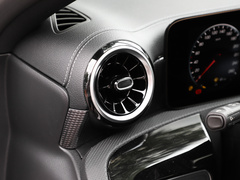 奔驰A级 2022款 改款二 A 200 L 运动轿车时尚型