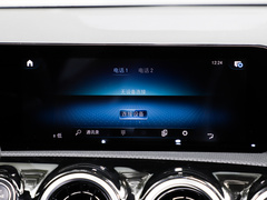 奔驰A级 2022款 改款二 A 200 L 运动轿车时尚型