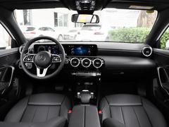 奔驰A级 2022款 改款二 A 200 L 运动轿车时尚型