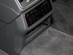 奥迪A6L 2023款 55 TFSI quattro 旗舰动感型