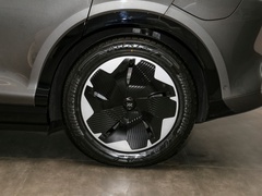 智己LS7 2023款 100kWh Lux四驱版