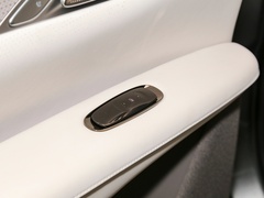 智己LS7 2023款 100kWh Lux四驱版