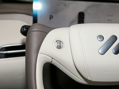 智己LS7 2023款 100kWh Lux四驱版