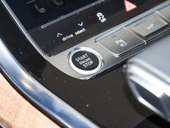 奥迪Q7 2024款 55 TFSI quattro S line运动型