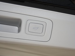 上汽大通MAXUS G90 2023款 2.0T 星云六座版