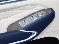 坦克500 2023款 3.0T 运动版 登峰型 7座