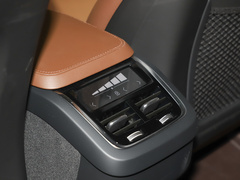 沃尔沃XC90 2024款 B6 智逸豪华版 7座