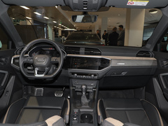 奥迪Q3 2024款 35 TFSI 时尚致雅型