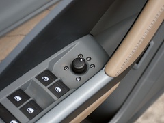 奥迪Q3 2024款 45 TFSI quattro 时尚动感型