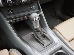 奥迪Q3 2024款 45 TFSI quattro 时尚动感型