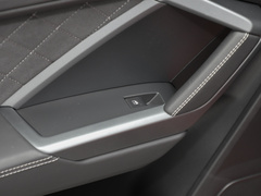 奥迪Q3 2024款 45 TFSI quattro 时尚动感型