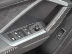 奥迪Q3 2024款 45 TFSI quattro 时尚动感型