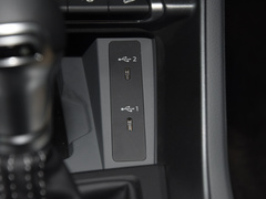 奥迪Q3 2024款 45 TFSI quattro 时尚动感型上市版